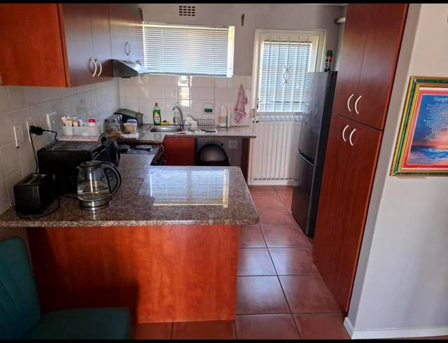 1 BEDROOM PROPERTY TO RENT IN PAROW NORTH